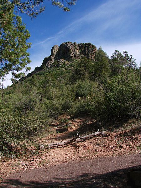 450px-thumb butte 2