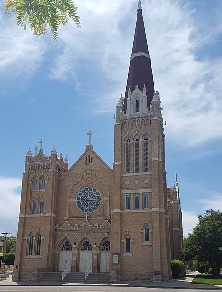 457px-cathedral of the sacred heart in pueblo colorado