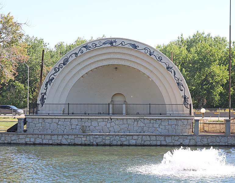 771px-mineral palace park bandshell