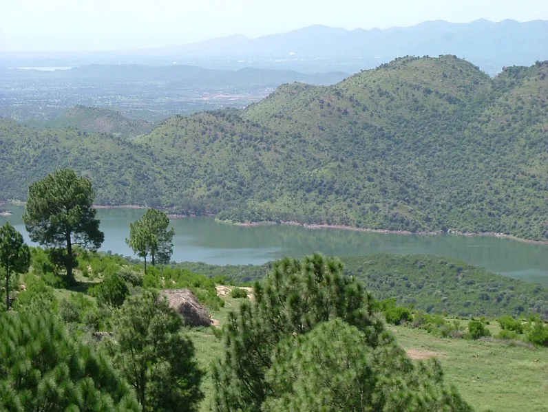 796px-simly dam lake - panoramio