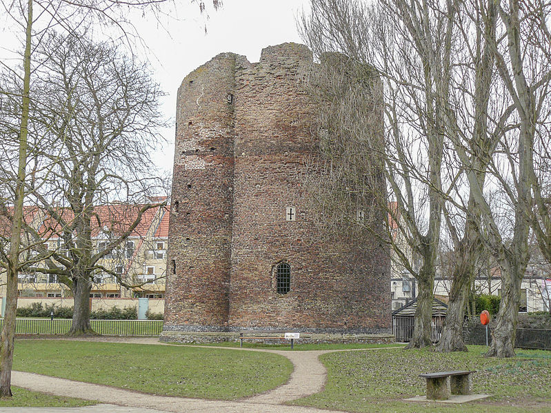 799px-blockhouse known as the cow tower