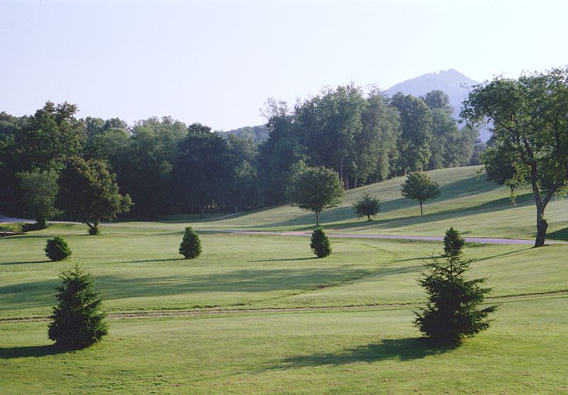 800px-12-02-10%2c golf course - panoramio