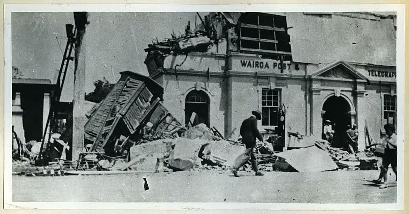 800px-1931 hawkes bay earthquake - wairoa post office %2824657555975%29