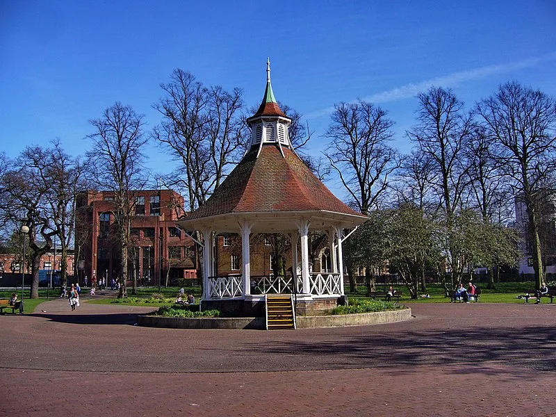 800px--2011-03-24 bandstand%2c chapelfield gardens%2c norwich%2c norfolk