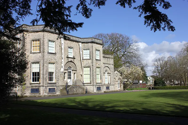 800px-abbot hall art gallery%2c kendal - geograph.org.uk - 2902956