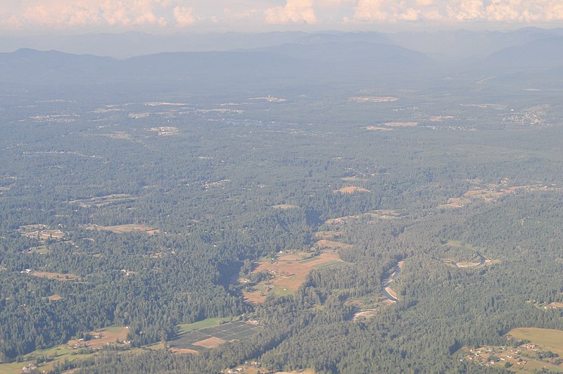 800px-aerial - green river and se green valley rd east of auburn%2c wa%2c and view to ne 01 %289795546946%29 %282%29