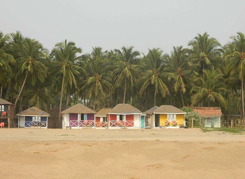 800px-agonda beach huts