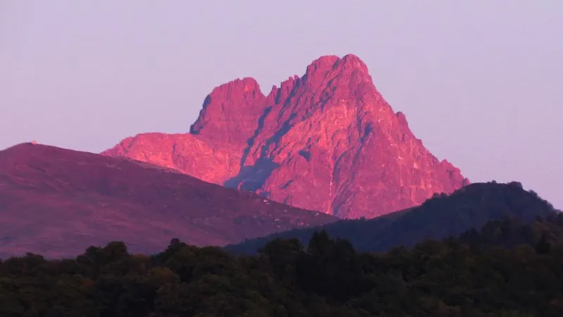 800px-alba sul monviso salendo in valle varaita