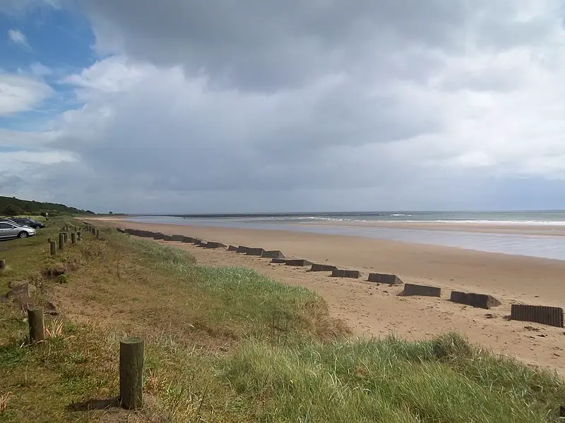 800px-alnmouth beach - geograph.org.uk - 2455924