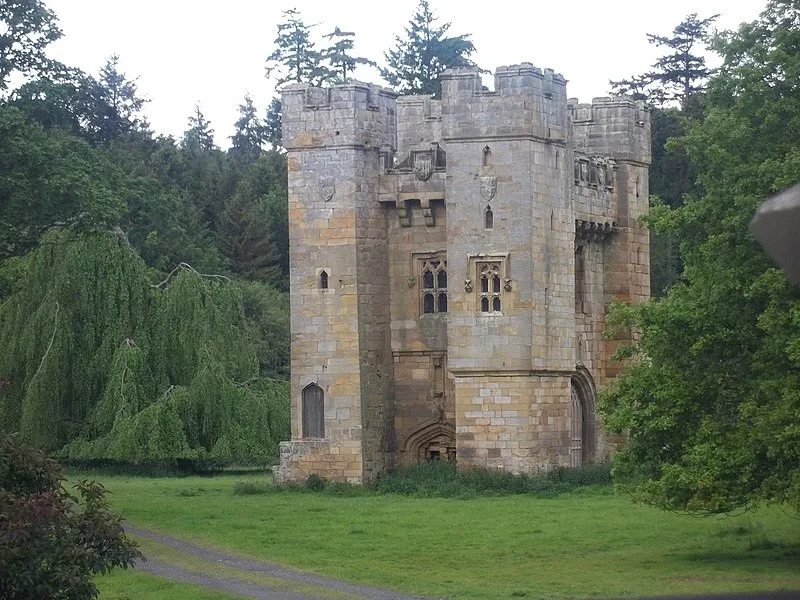 800px Alnwick Abbey Gatehouse geograph.org .uk 2480834 800px-alnwick abbey gatehouse - geograph.org.uk - 2480834