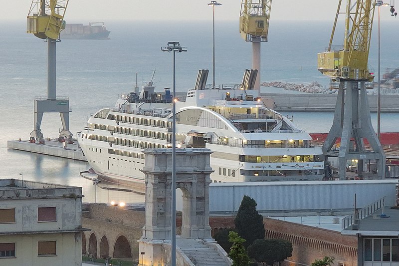 800px-ancona%2c marche%2c italy - cruise ship %22le lyrial%22 in the port of ancona%2c near ancient traianus arch -bygdb cc by 4.0 %2815797337935%29