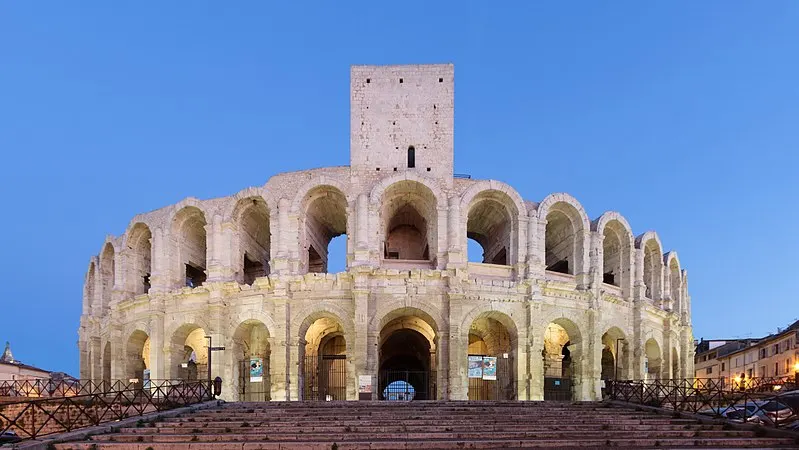 800px-arles - 2017-05-24 - roman amphitheatre - 3804