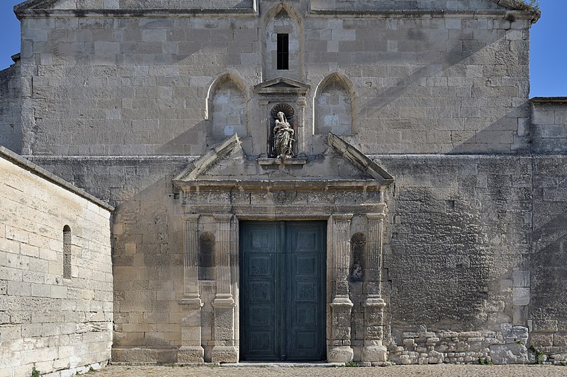 800px-arles notre dame de la major facade