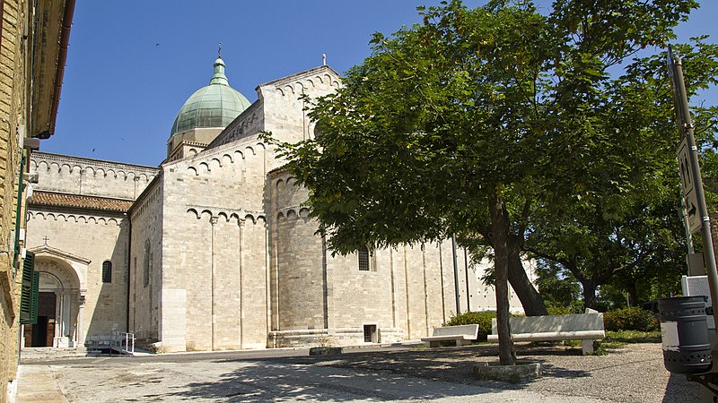 800px-basilica cattedrale metropolitana di san ciriaco%2c ancona%2c marche%2c italy - panoramio
