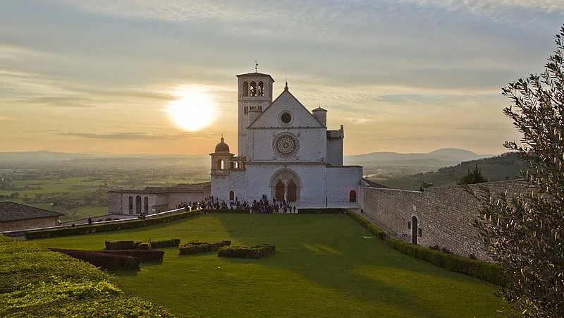 800px-basilica of san francesco d%27assisi%2c assisi%2c province of perugia%2c umbria%2c italy - panoramio