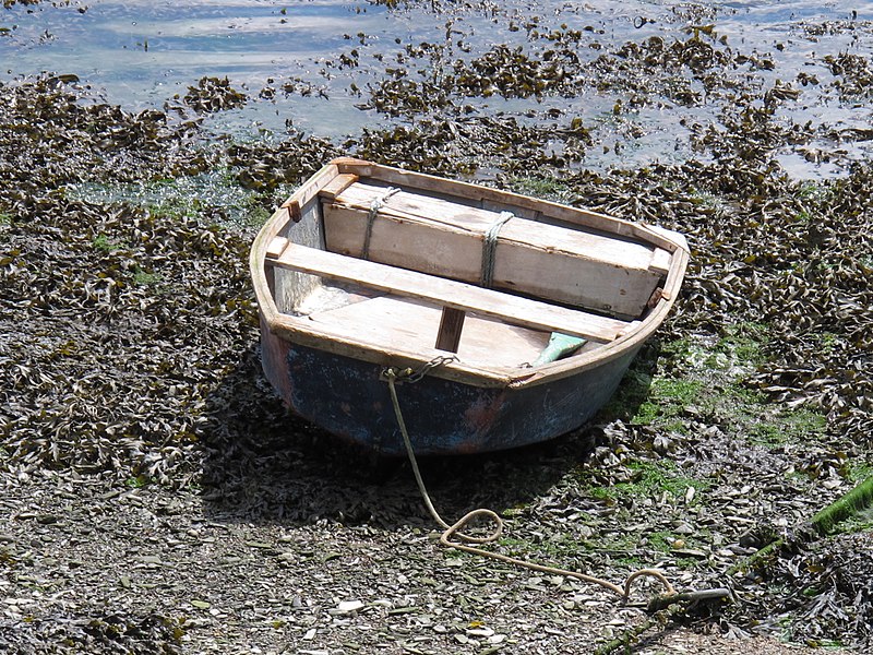 800px-beached boat at scilly%2c kinsale - geograph.org.uk - 3041146