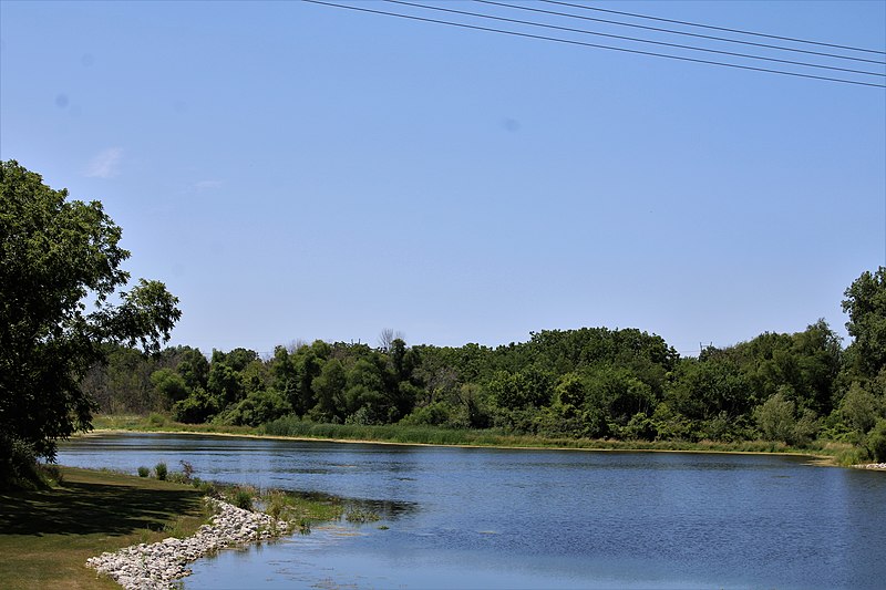 800px-blue grass lake - west lake park