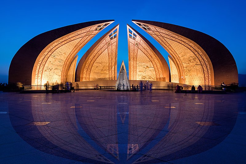 800px-blue hour at pakistan monument