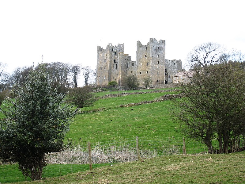 800px-bolton castle %28from the south-east%29 - geograph.org.uk - 1814206
