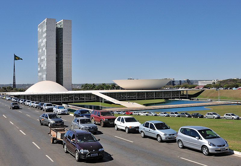 800px-brasilia national congress buildings