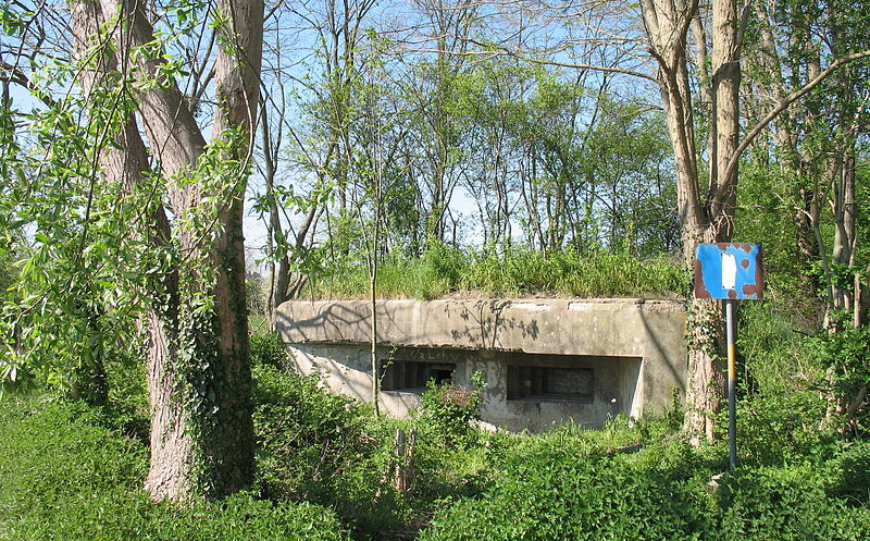 800px-bunker in for%c3%aat de la robertsau%2c strasbourg