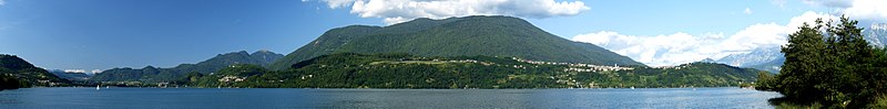 800px-caldonazzo lake-panorama