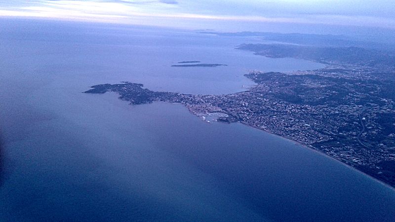 800px-cap d antibes~coucher de soleil