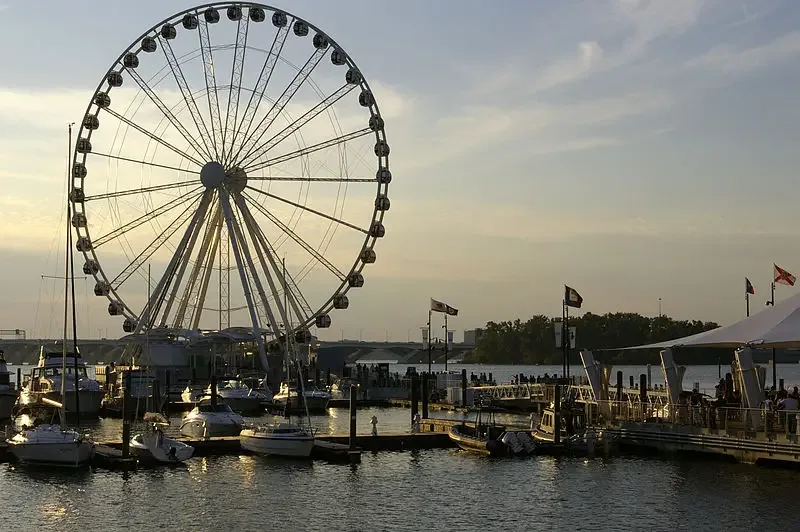 800px-capital wheel at national harbor%2c maryland%2c usa