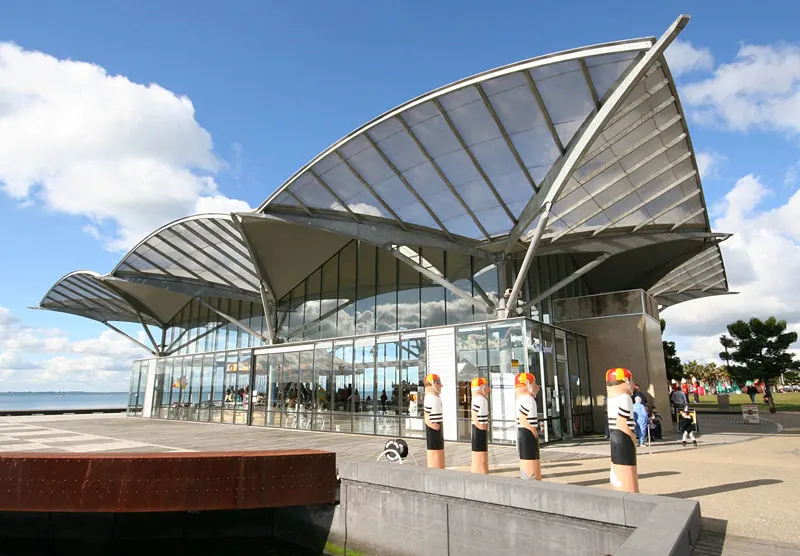 800px-carousel-pavilion-geelong-2