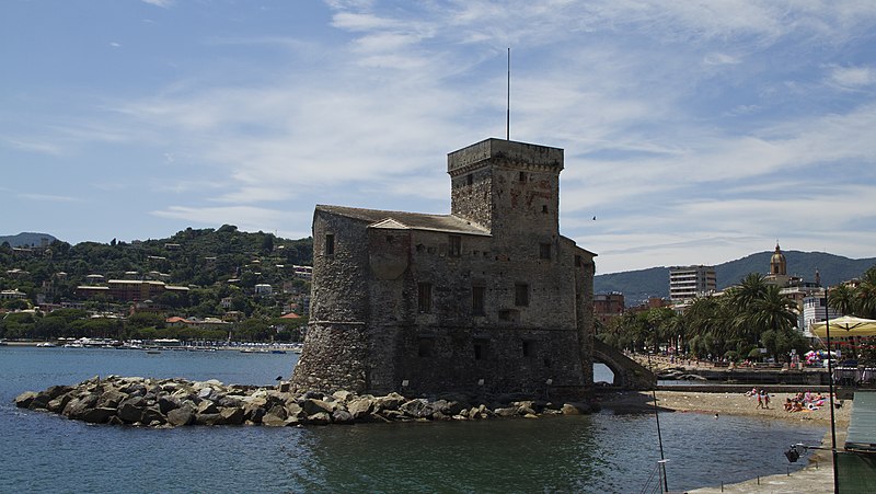 800px-castello sul mare%2c rapallo ge%2c liguria%2c italy - panoramio