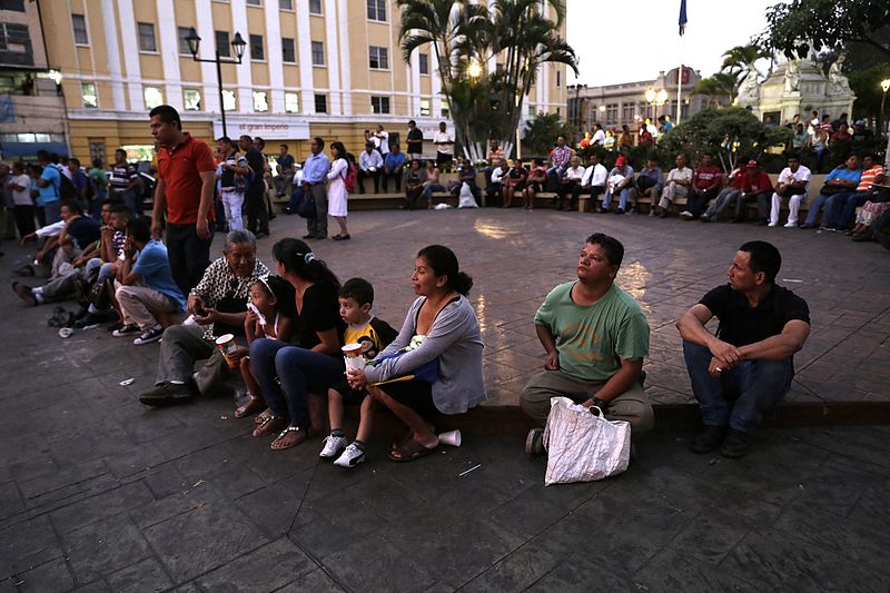 800px-debut de la compa%c3%b1ia infantil de teatro la colmenita de el salvador. %2824313197879%29