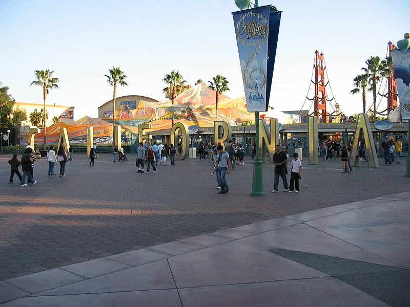 800px-disney%27s california adventure park - panoramio