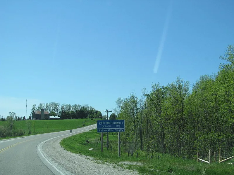 800px-entering south bruce peninsula%2c ontario%2c canada %28from highway 21%29