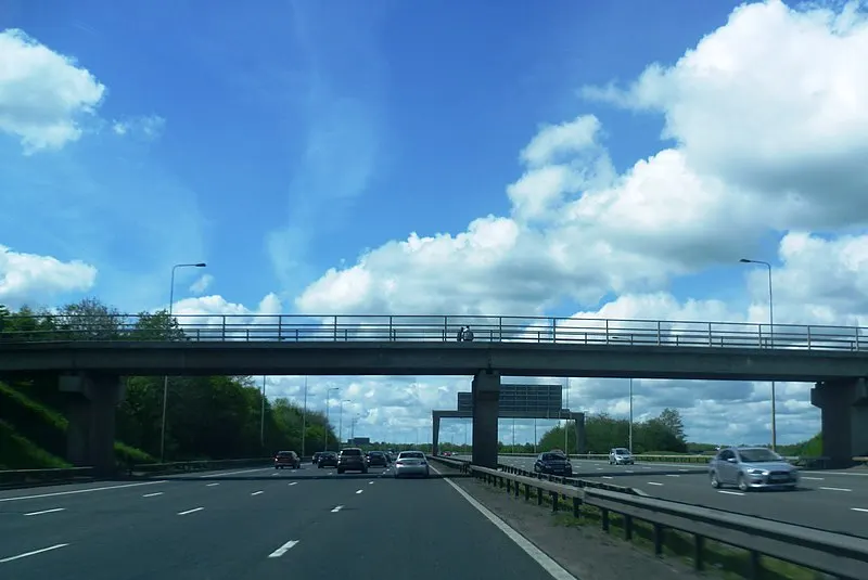 800px-footbridge to woolston moss - geograph.org.uk - 2942160