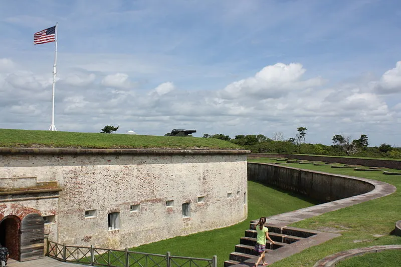 800px-fort macon state park