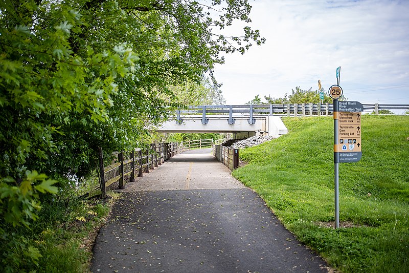 800px-great miami river recreational trail at rip rap road%2c huber heights%2c ohio