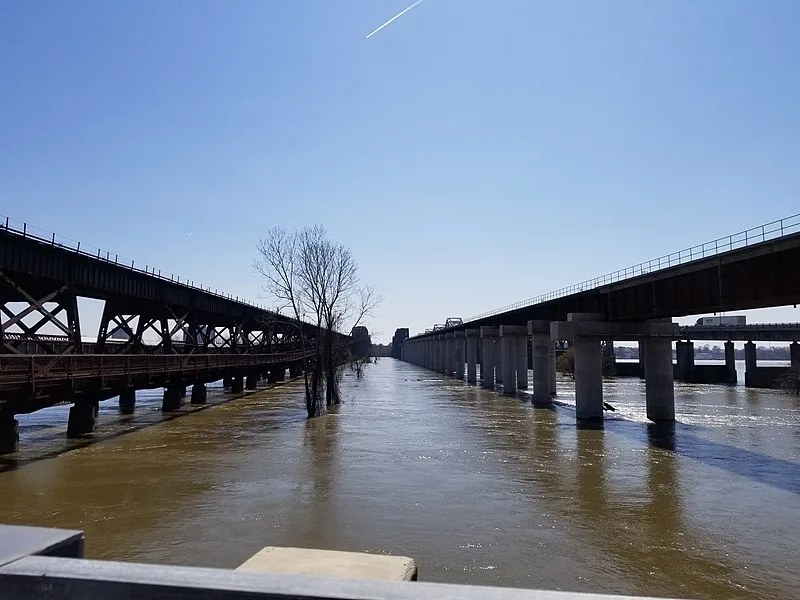 800px-harahan and frisco bridges