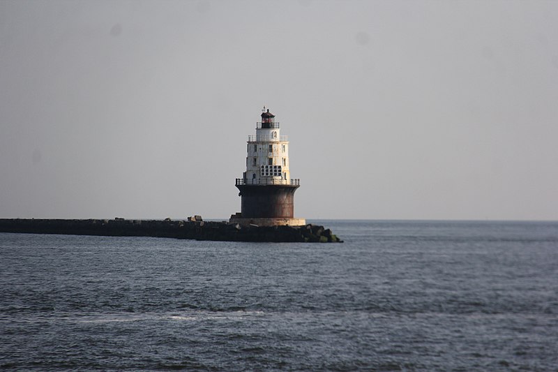 800px-harbor of refuge light may 2014