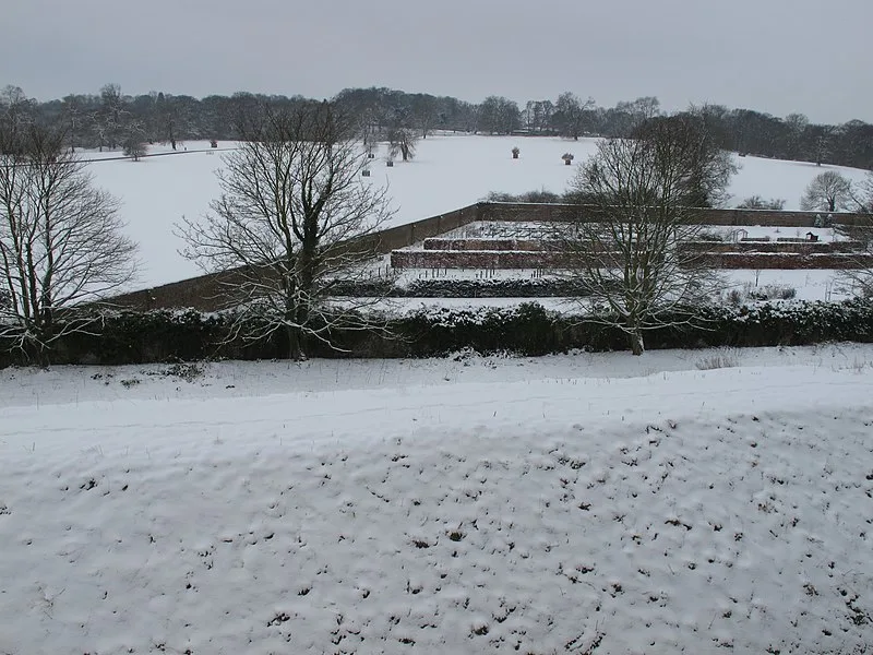 800px-helmsley walled garden in snow - geograph.org.uk - 3306387