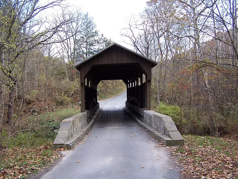 800px-herns mill covered bridge - through view