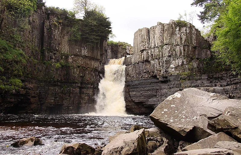 800px-high force waterfall - geograph.org.uk - 3217903