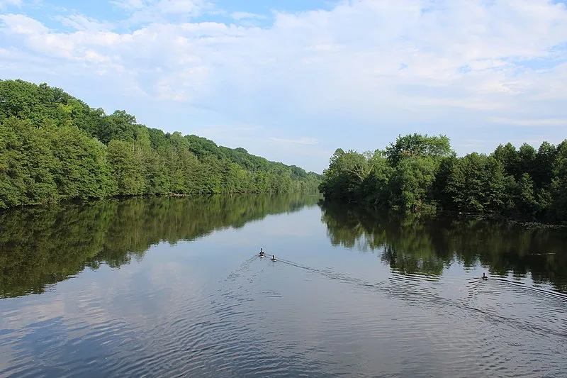 800px-huron river in gallup park%2c ann arbor%2c michigan