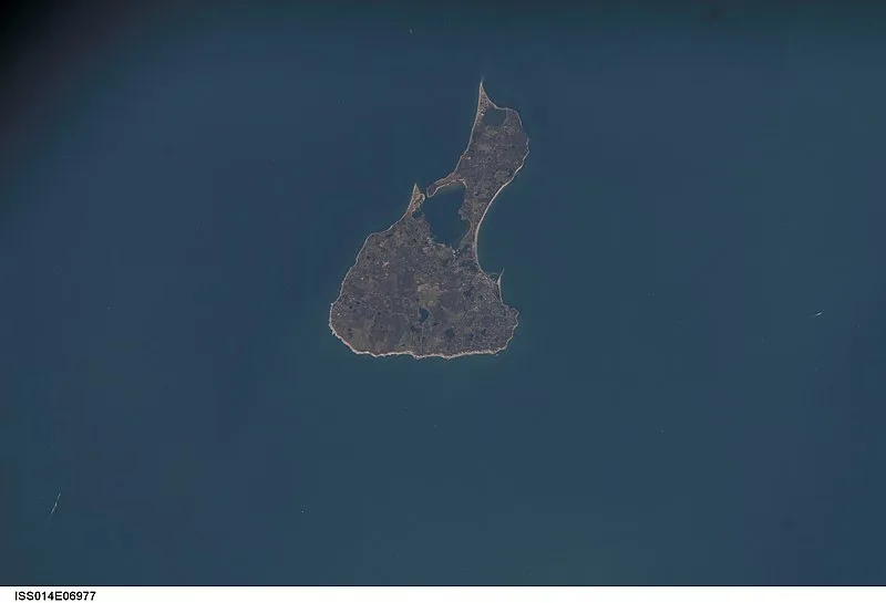 800px-iss014-e-6977 - view of rhode island
