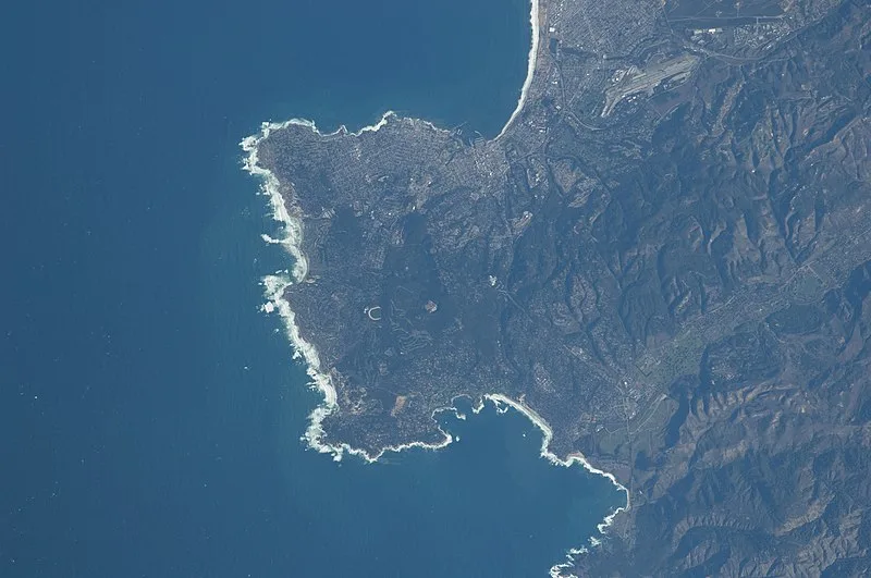 800px-iss021-e-35250 - view of california