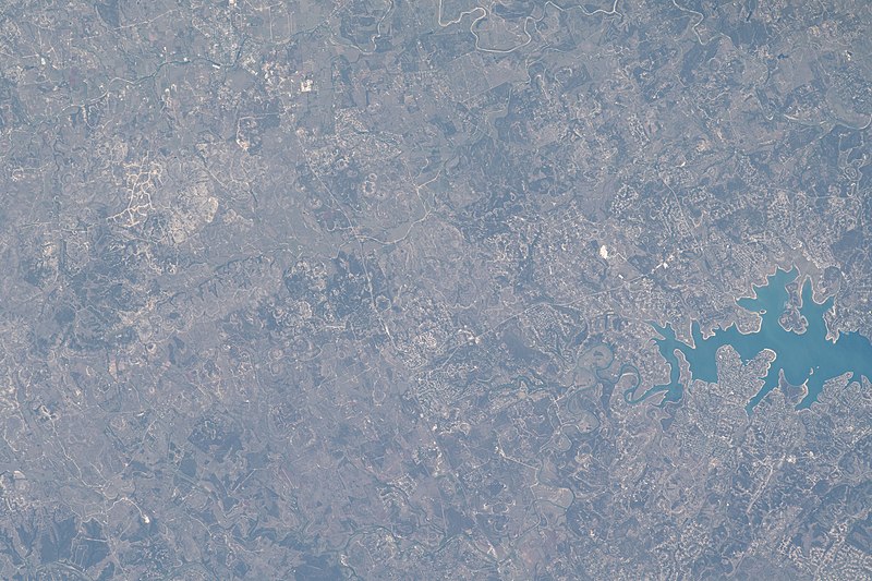 800px-iss064-e-56727 - view of texas