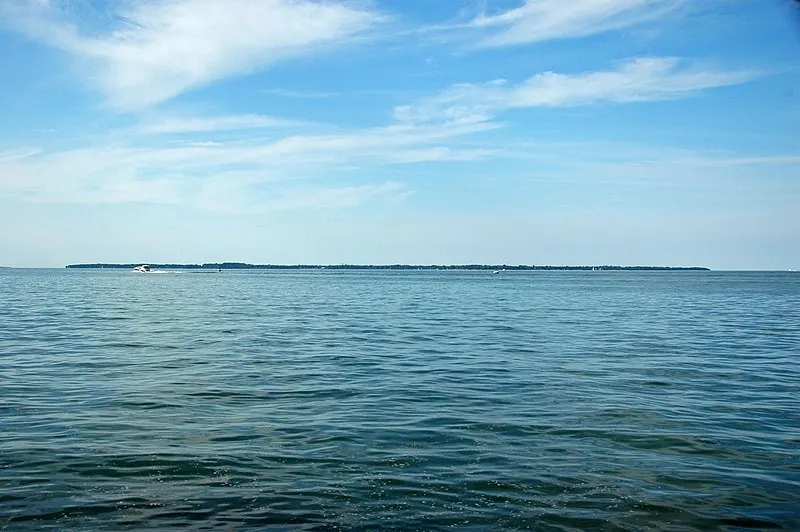 800px Kelleys Island 26 Lake Erie 28far northern Ohio2C USA29 284840173623629 800px-kelleys island %26 lake erie %28far-northern ohio%2c usa%29 %2848401736236%29