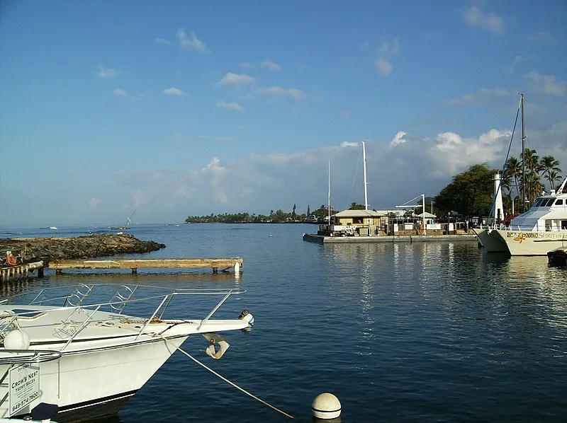 800px-lahaina harbor