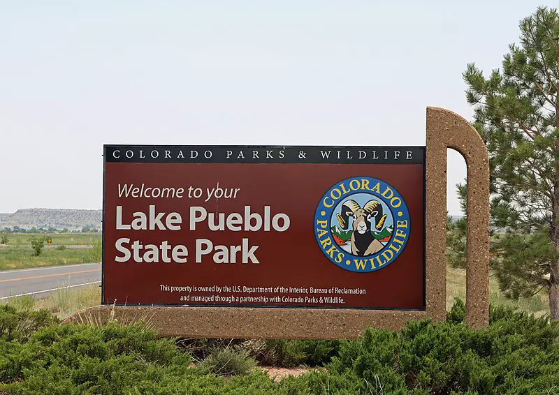 800px-lake pueblo state park sign