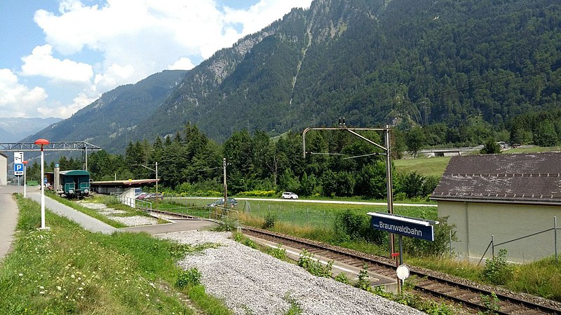 800px-linthal braunwaldbahn railway station