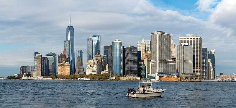 800px-lower manhattan from governors island with a fishing boat %2846294p%29